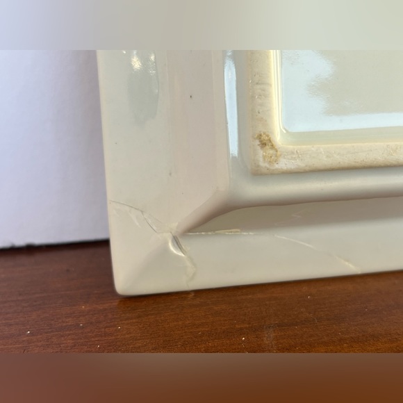 Tozai Gilt-Decorated Handpainted Decorative Porcelain Heraldic Tray. Small Crack - Picture 5 of 7